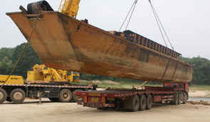 福建长汀挖沙工程设备运输项目――大型淘沙船运输